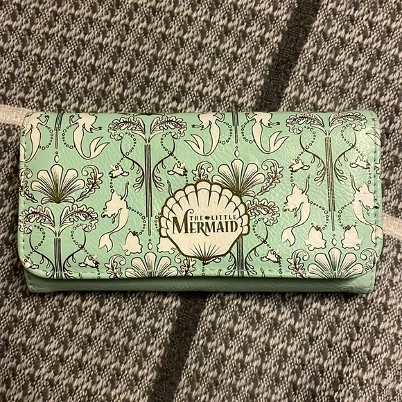 Little Mermaid Tri-Fold Loungfly - Picture 7 of 8